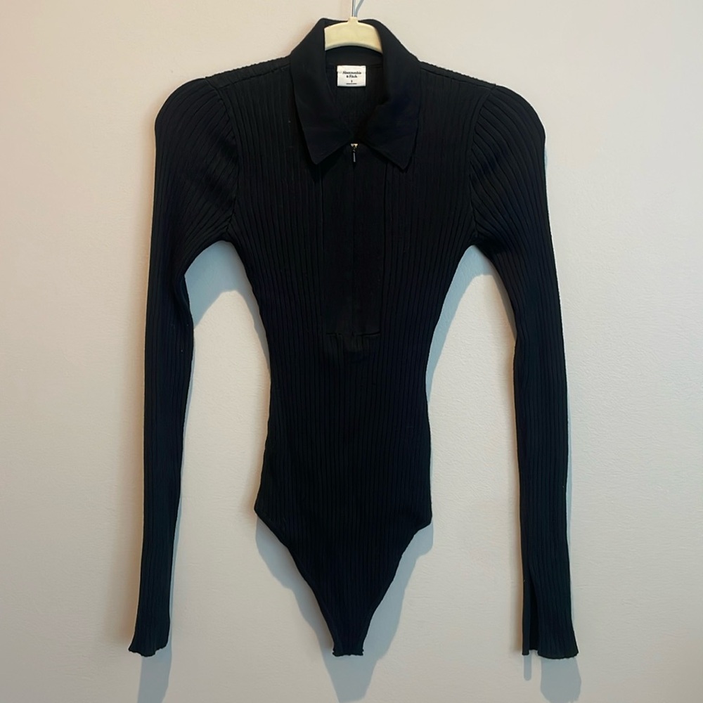 NWT Abercrombie & Fitch Black Knit Collared Long Sleeve Bodysuit S